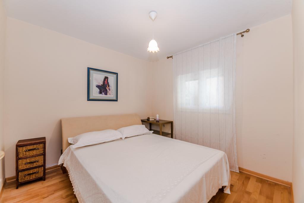 Paula Apartments Vir Eksteriør billede