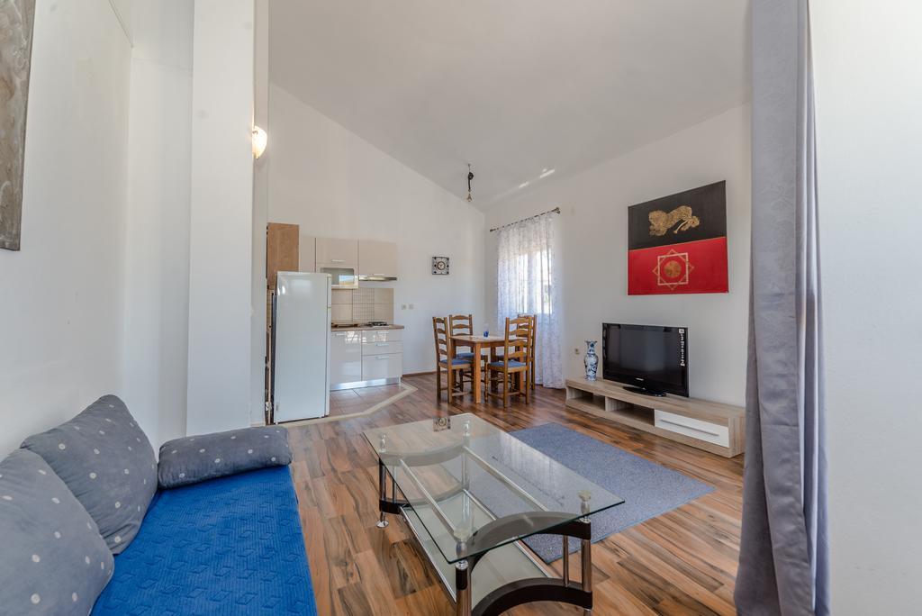 Paula Apartments Vir Eksteriør billede