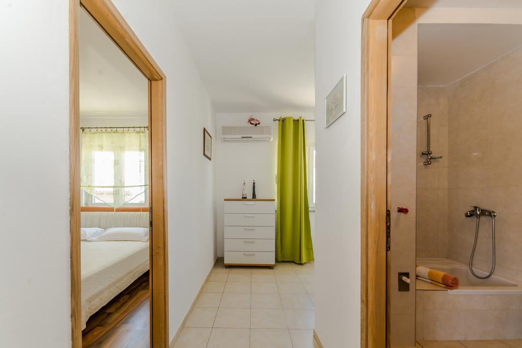 Paula Apartments Vir Eksteriør billede