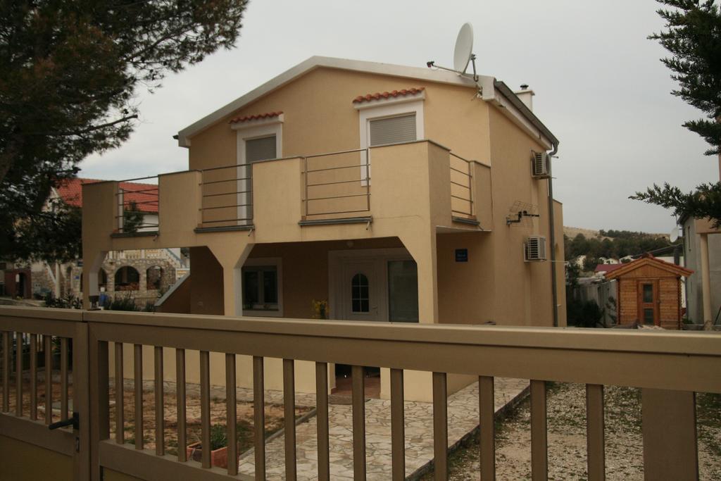 Paula Apartments Vir Eksteriør billede
